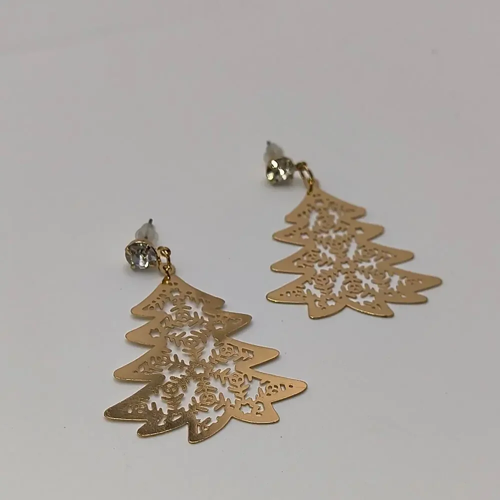 C 2 gold christmas tree earrings